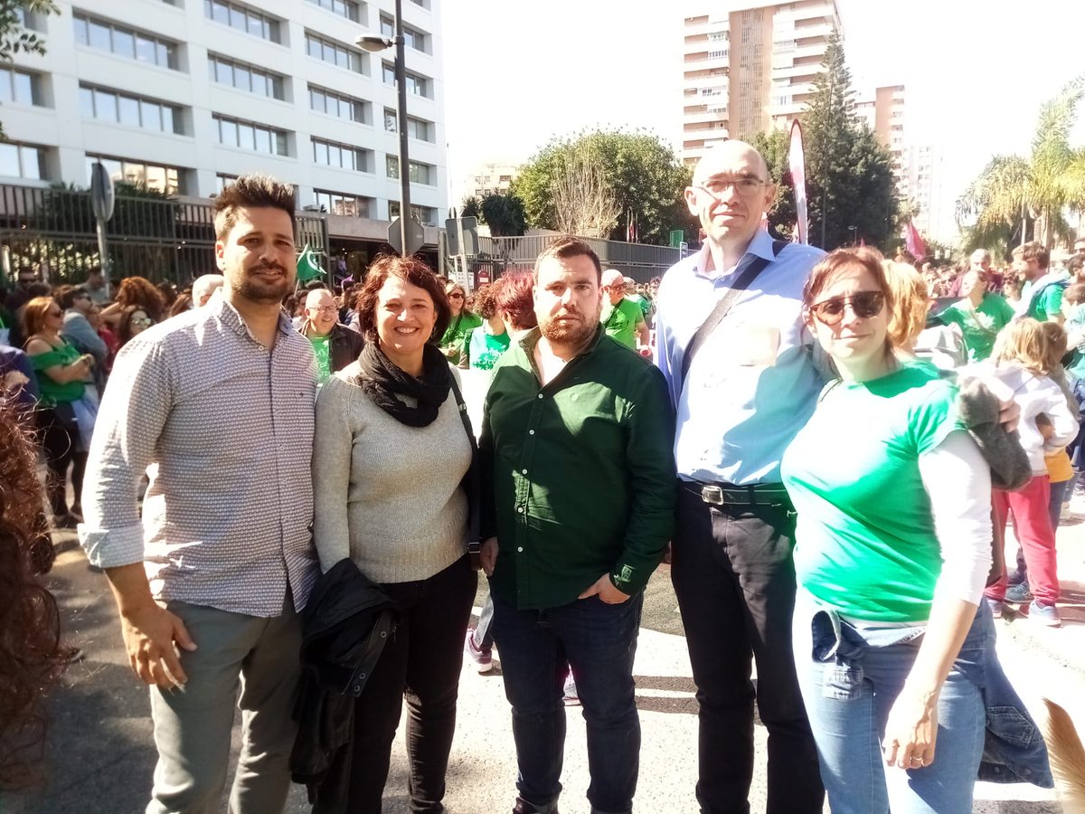 Adelante_MLG's tweet photo. 💚 Nos sumamos a las movilizaciones  en defensa de la Educación Pública esta mañana de #4M en Málaga.
💚 Porque es de todas, nuestro futuro, la garantía para la igualdad de oportunidades. 
#4M #EducaciónPública https://t.co/7jxUeUAjvw