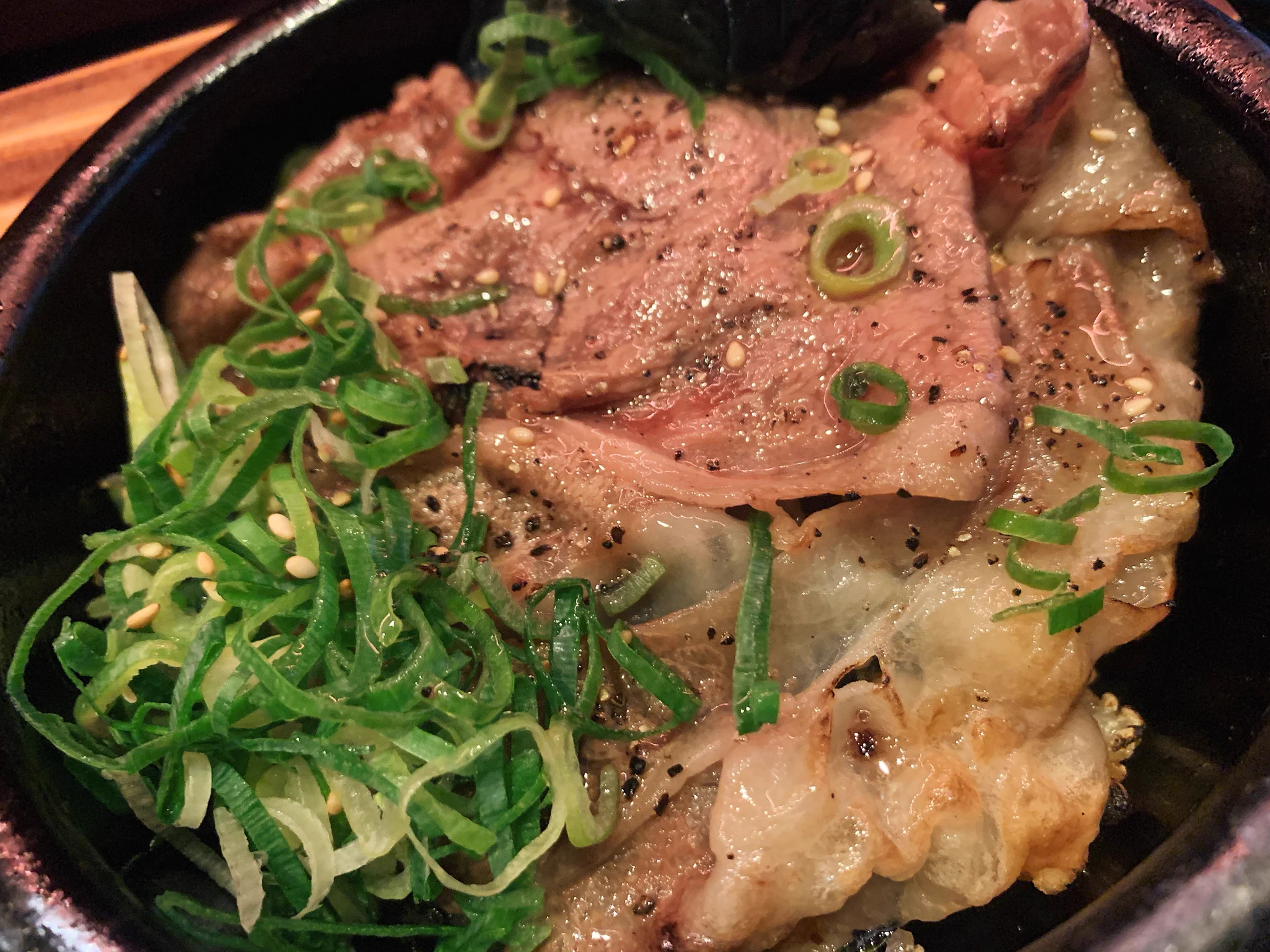 肉好きもお茶漬け好きも納得！？お茶漬け専門店の「和牛の炙り茶漬け」！