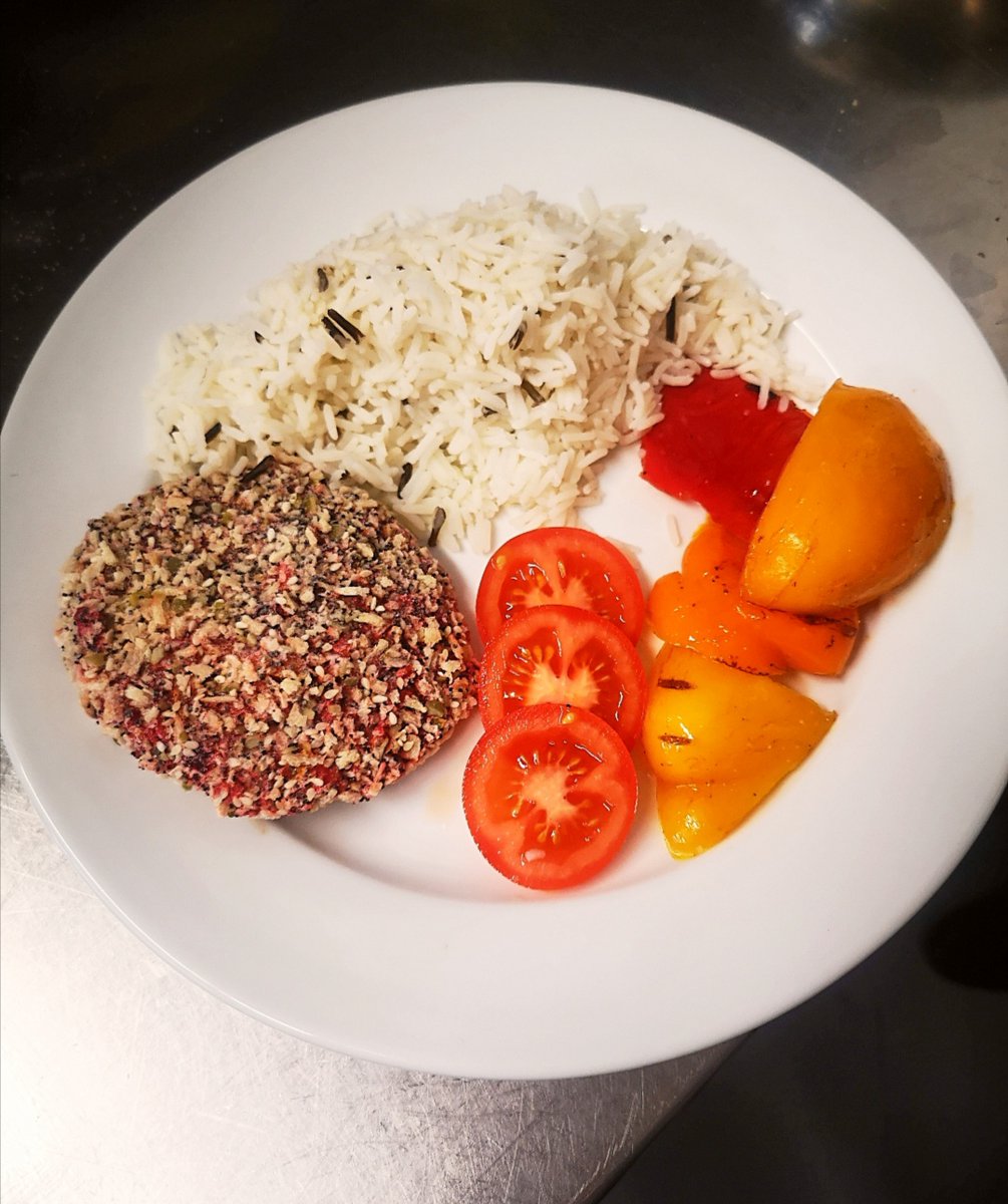 We are joining the 'meat free' revolution with a new Fitz's Bar Menu, featuring new dishes such as 'Fitz's Vegan Burger', 'Vegan/Vegetarian Pizza' &amp; 'Chickpea, Sweet Potato &amp; Spinach Curry', our potato wedges are 'vegan' safe too! Served daily between 5.30pm - 9.00pm.