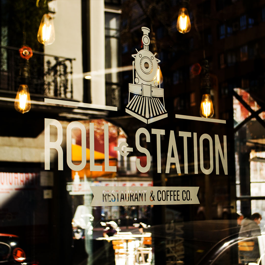 RollStationCo's tweet photo. #RollStation es un viaje lleno de sabor, una estación obligada donde reponer fuerzas y pasar un momento agradable.  ¡¡Pasajeros al tren!! 
#restaurantestop #foodiesmadrid #gastro #ociomadrid #afterwork https://t.co/HuHIlI13LM