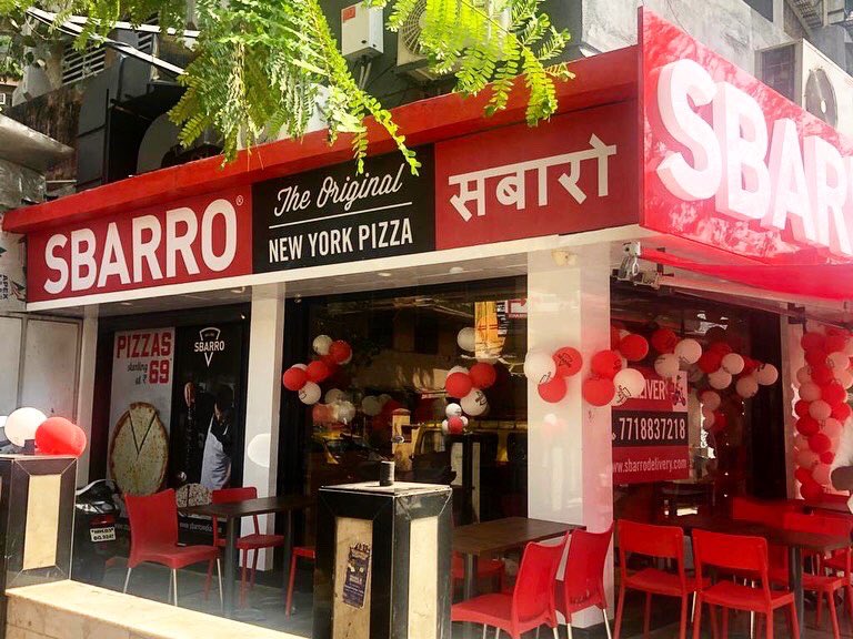 Sbarro_IN's tweet photo. Sion, it's a sign of hunger.
We are now open in your area. Celebrating 25 stores in Mumbai, join us to celebrate this jubilee and gorge on some authentic New York Style pizzas. Order now from https://t.co/UDkbwlacKs or call now +91-7718837218

#NewStoreAlert #Sion #SbarroIn https://t.co/aSq70SdF1y