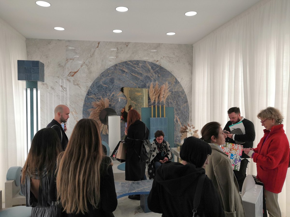 iajoro's tweet photo. Momento para la visita de medios al espacio de #RocaTile y @masquespacio en #Casadecor20 https://t.co/jxwEfAgYv0