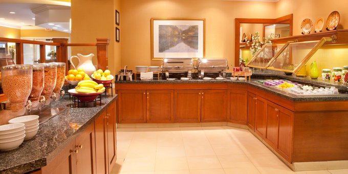 Fuel up for your next #Woburn adventure with our #free #breakfast! bit.ly/2t7uoxN