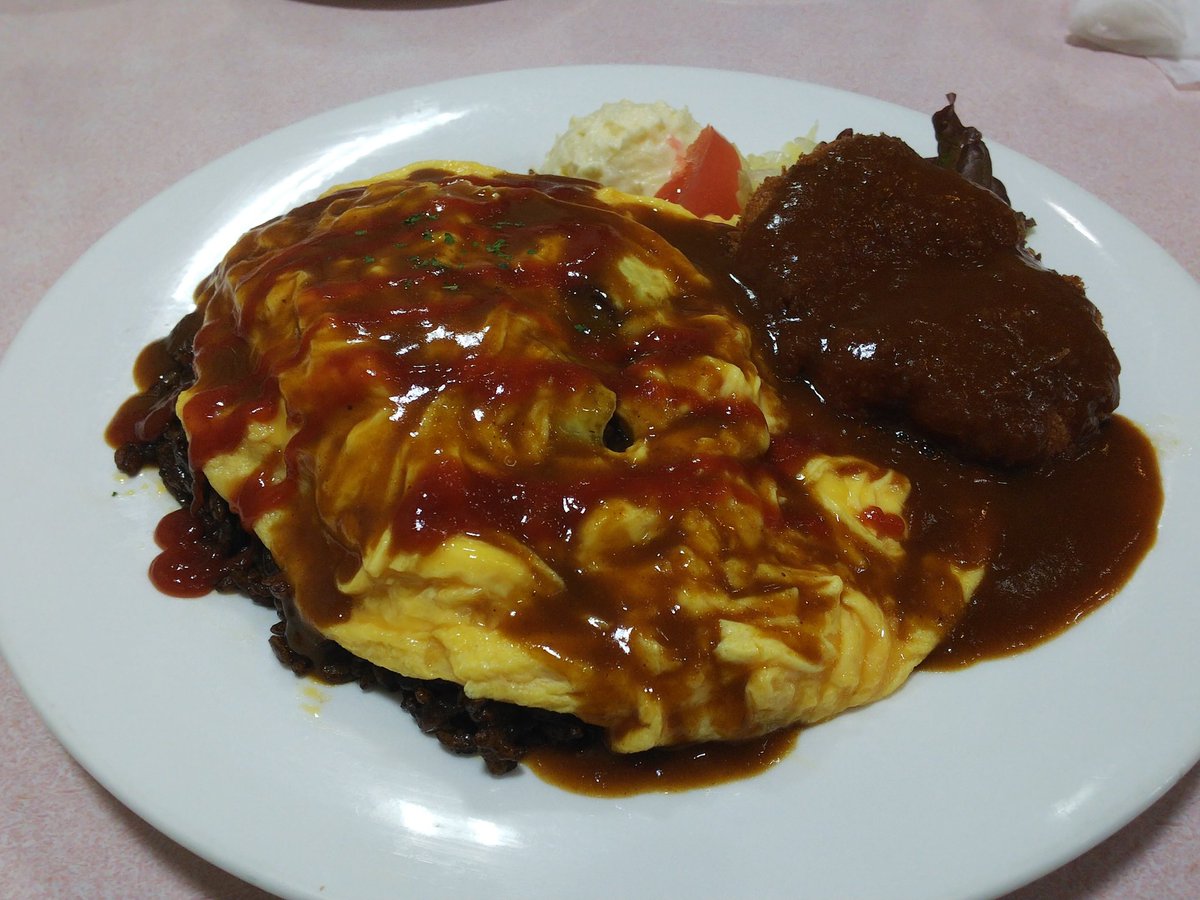 brinner2016's tweet photo. 今夜は、知人がとある会を開いてくれました☺️
超久しぶりに食べた「えびめしや」
おすすめの「���ムえびめしメンチカツ���レート」いただきました❗️

#えびめしや https://t.co/2CbX7kP4RM