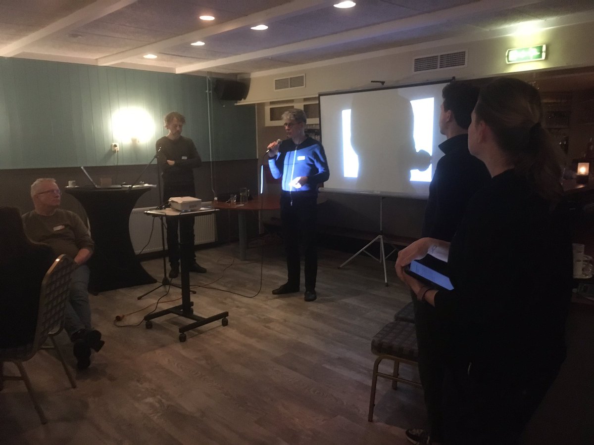 patrick_hulshof's tweet photo. Een toekomstperspectief van het Wenum Wiesels beekdal maak je samen met het gebied, dat hebben we geweten. Ambtenaren, inwoners, ondernemers en belangenverenigingen gingen in dialoog over thema’s met uiteenlopende belangen. Spelregels: luisteren en begrip. Volgende week sessie 2 https://t.co/fKyTwA4oty
