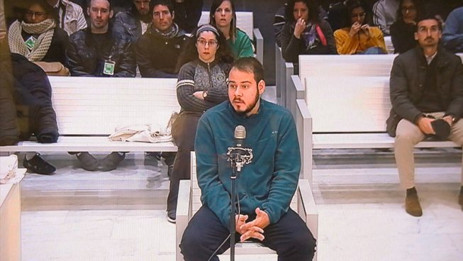 antirepre_pon's tweet photo. 🔴 ATENCIÓN: El 24 de Marzo el Tribunal Supremo se reúne para decidir si ratifica la condena de @PabloHasel por relatar hechos objetivos sobre la monarquía, los cuerpos represivos y los presos políticos. https://t.co/usKv4uu7Ky