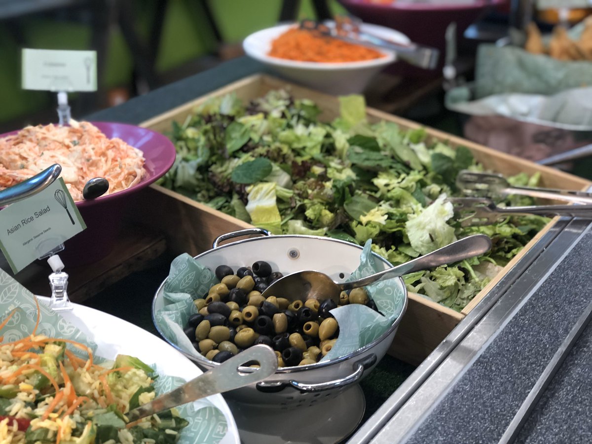 StSwithunsFood's tweet photo. Plethora of options today including battered chicken with a lemon sauce, squid, quorn, halloumi and cold meats! @ChartwellsInd @juliebibby7 @StSwithunsLetts @SamJHiscock https://t.co/3ZmxgJLAVh