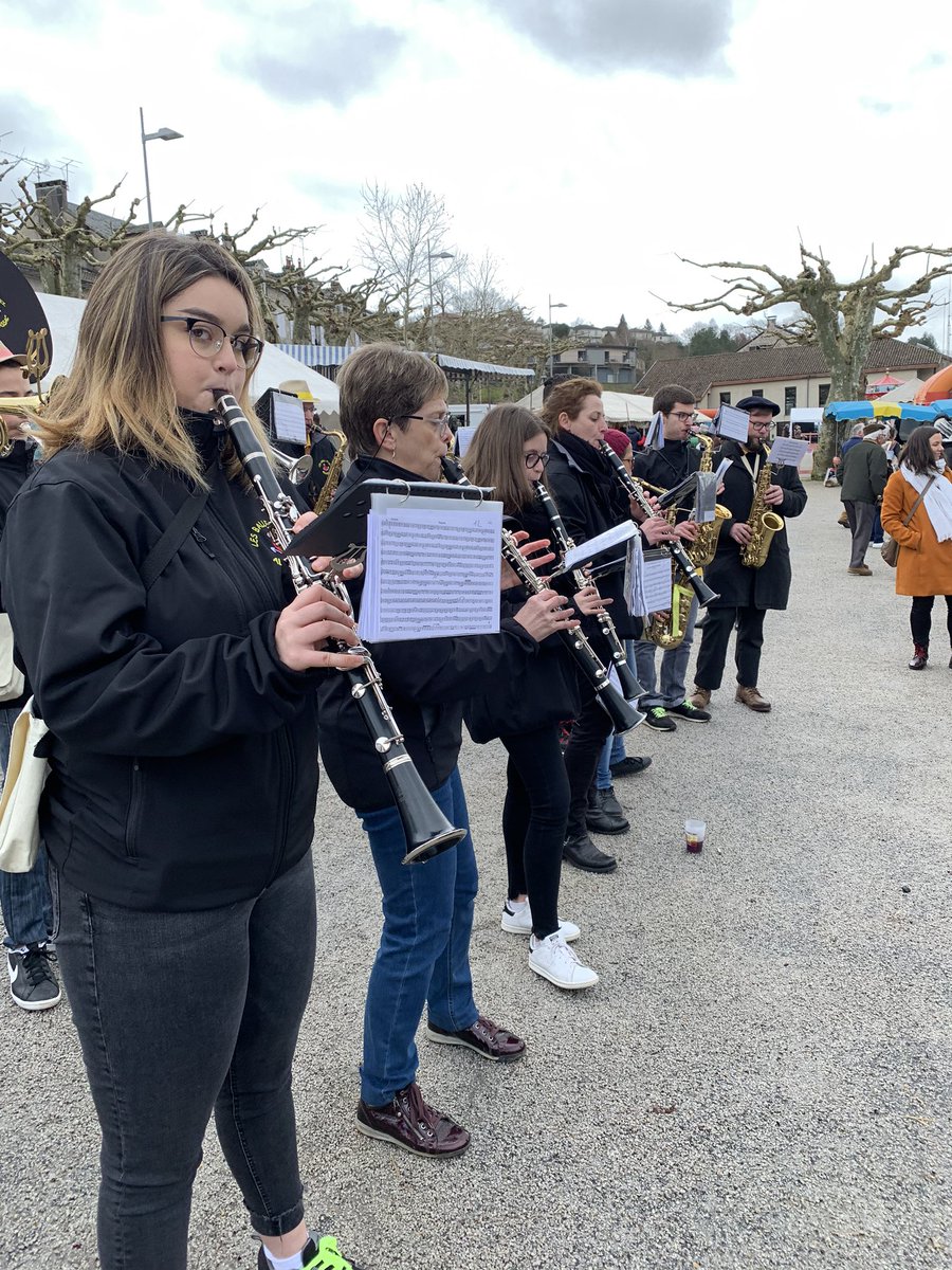 ballesonez's tweet photo. Bonne journée musicale juste un peu fraîche coté météo.
Merci aux organisateurs pour l’accueil, aux musiciens et bravo à nos jeunes pour leur première sortie. https://t.co/uqDG7a4ZZn