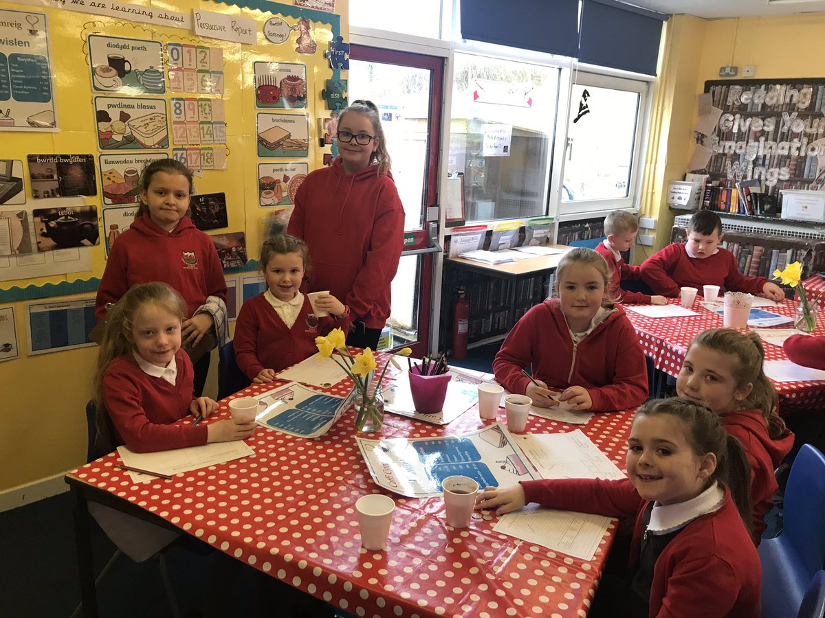 gwaun_year6's tweet image. Llawer o hwyl! Lots of fun in our “Caffi Cymreig” this morning! Llawer o siarad Cymraeg! Lots of Welsh speaking to place our orders! 🏴󠁧󠁢󠁷󠁬󠁳󠁿☕️🍪🧁 #WelshWeek #WelshSpeakers #RealLifeContexts @gwaun_year6  @GwaunfarrenSch