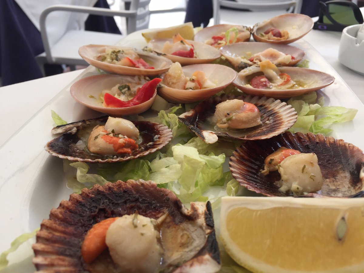 lonjamarbella's tweet photo. Pequeños placeres...listos para disfrutarlos! #LaLonja #Marbella #pescadosymariscos #saboresdelmar https://t.co/IjqH7chW7b