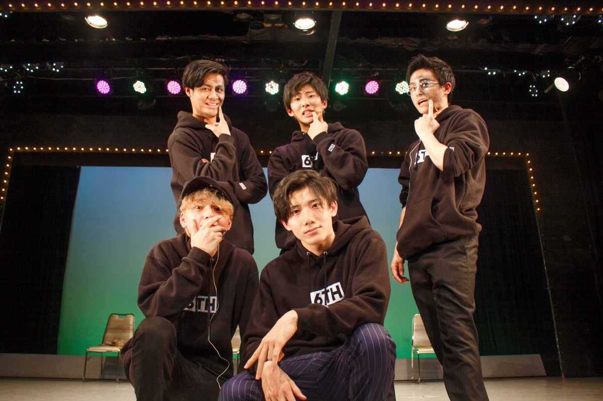 nakayoshi58's tweet photo. 先日は雛祭りイベントお疲れ様でした🙇
雛祭り関係とは程遠い企画でしたが楽しんで頂けたでしょうか？
次回は是非舞台席から観ていただきたく思います。
そして今回関わっていただいた霜さんをはじめスタッフの皆さん本当にありがとうございました。
これからも精進していきます。
　　なかよし5一同。 https://t.co/8BuE2Z50uL