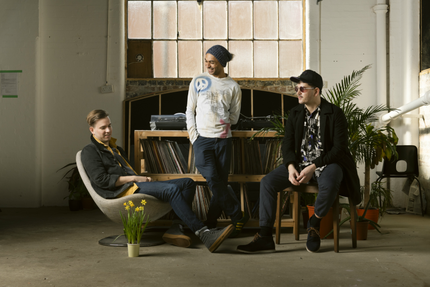 myrcrdlbl's tweet photo. We had the opportunity to chat with  new genre-hopping guitar trio @sen3sounds and got to know them on a more personal level.
See our exclusive #interview with them below:
https://t.co/7wyojkILZO
#Interview #music #Trio #Ambient #Experimental https://t.co/djk8O3Ay0E