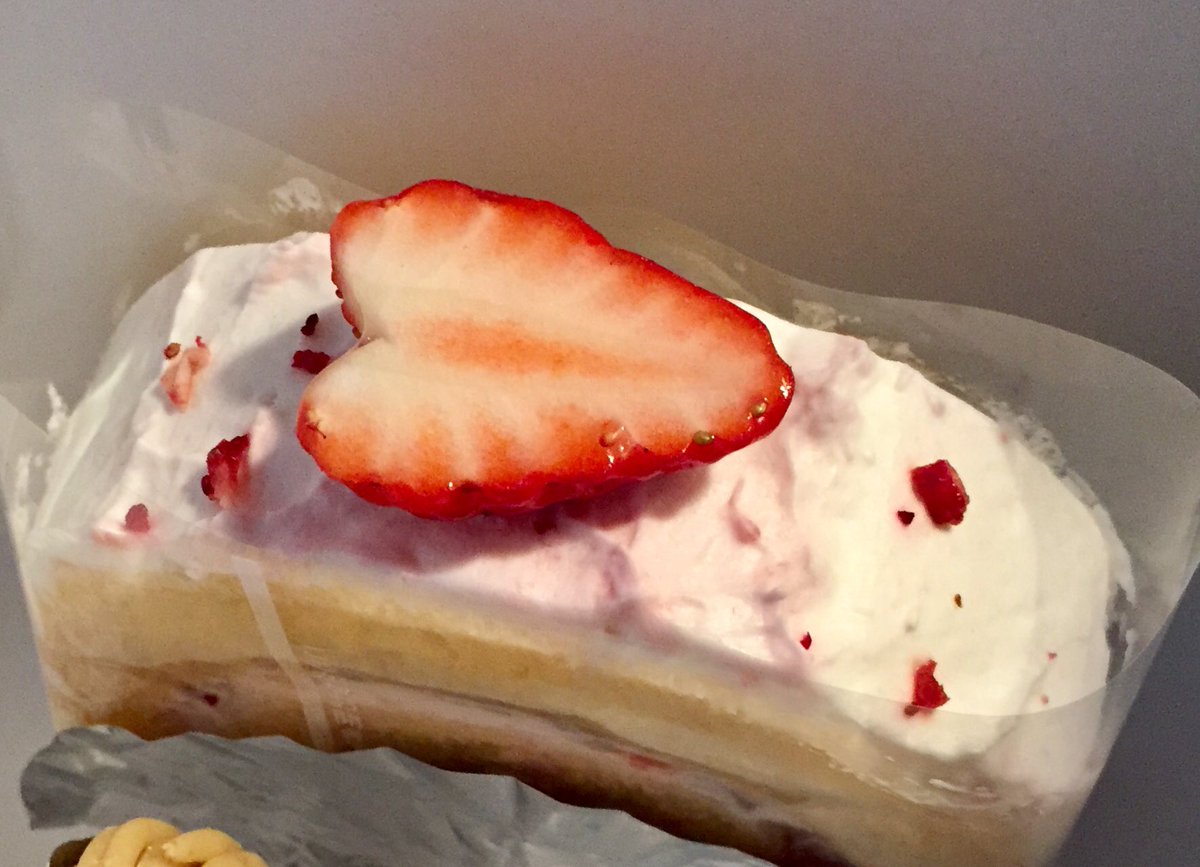 サラリーマン 滋賀県 草津市の フラブール さんに 苺のロールケーキ モンブラン 雛ひなのショートケーキ モチモチの生地に苺の酸味が楽しめるロールケーキに 渋みを抑えた安定のモンブラン 苺の酸味とフワフワ食感がステキなショートが サラリーマン 滋賀県 草津市の フラブール さんに 苺のロールケーキ モンブラン 雛ひなのショートケーキ モチモチの生地に苺の酸味が楽しめるロールケーキに 渋みを抑えた安定のモンブラン 苺の酸味とフワフワ食感がステキなショートが