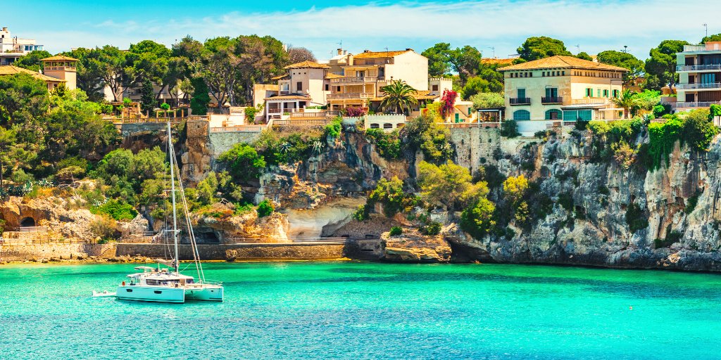 8 things you should do for peace of mind when booking a bareboat yacht charter: bit.ly/2n7SV5F

#sailing