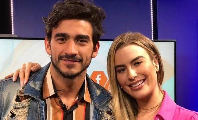 JuHaluch's tweet photo. @FernandaKeulla Entendo que você é impedida de falar muita coisa. Mas achar o Guilherme “fofo”, se emocionar com o “amor” dele pela Gabi, chorar com ele...vc não foi orientada a isso né?! Que decepção! Vc só reforçou a (falsa) ideia de bom moço que ele tem. #BBB20 #fernandakeula https://t.co/EkMJ5FU1Oo