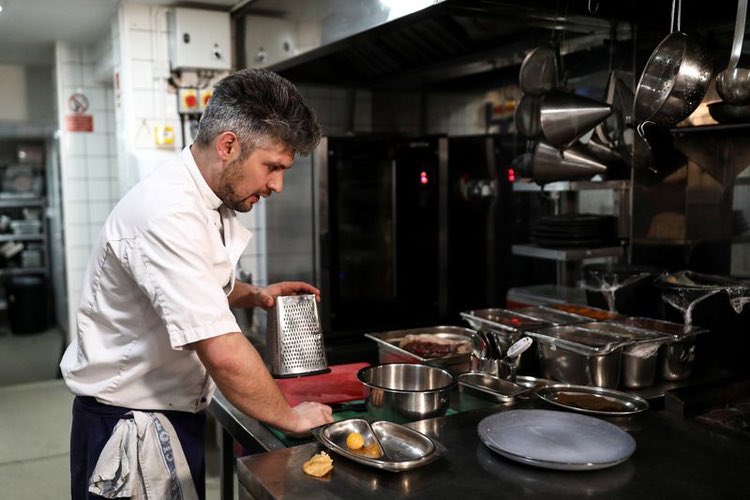 ChefConsultant's tweet photo. 🌍I am sorry I am foreign

🇵🇱I am sorry I bring my tradition to your country

🔨 I am sorry for stealing your jobs

👶 I am sorry my kids were born in England and are no British

🇬🇧 I am sorry I fall in love with your country

👨‍🍳 I am sorry for my skills

https://t.co/KoLANHZmHT https://t.co/biKvSEnylL