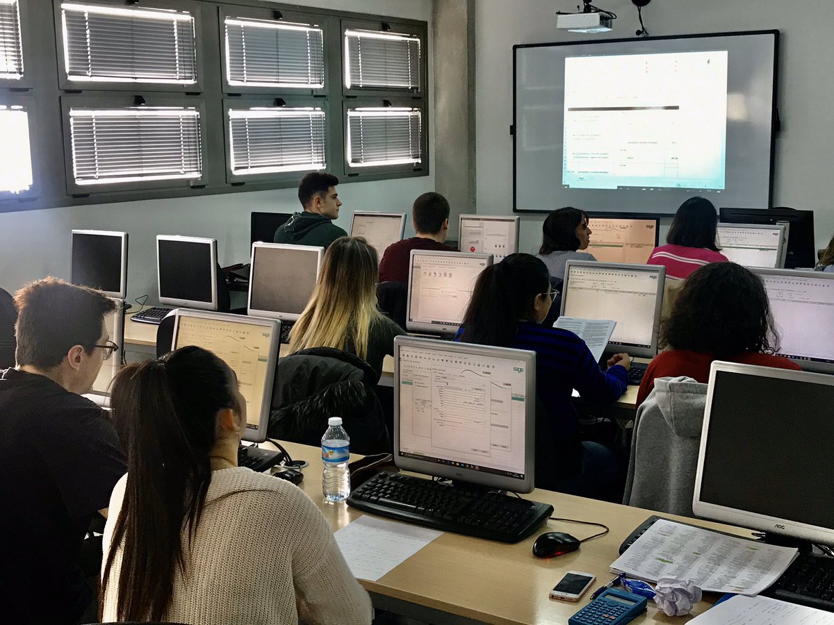 amusalfp's tweet photo. Los alumnos y alumnas de primero de Administración y Finanzas 💻aprenden a manejar herramientas como el Contaplus, que serán claves para desempeñar su trabajo. 📊
#creandofuturo #amusalfp #administracionyfinanzas #contaplus https://t.co/sAtBzdm03W