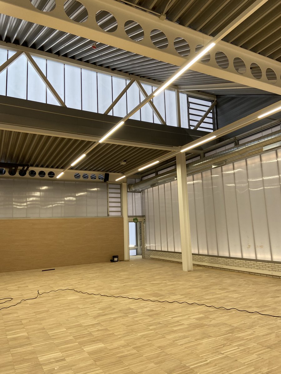 ventanasuin2's tweet image. Ventanas uin2.1 motorizadas y manuales para diferentes espacios del complejo deportivo y cultural Can Vidalet de Esplugues del Llobregat. #uin2 #lamasgiratorias #ventilaciónnatural #arquitectura #polideportivo #obranueva