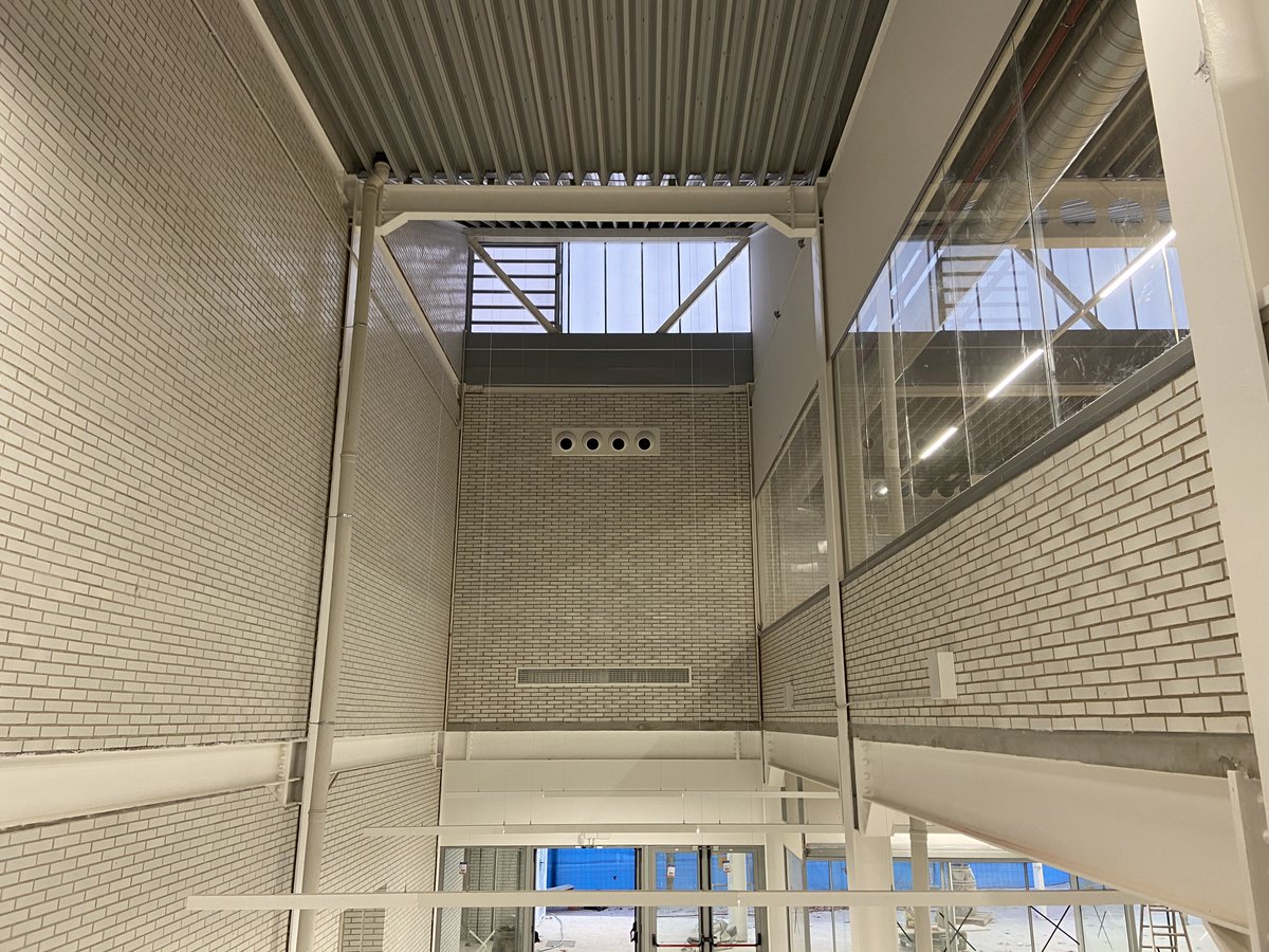 ventanasuin2's tweet image. Ventanas uin2.1 motorizadas y manuales para diferentes espacios del complejo deportivo y cultural Can Vidalet de Esplugues del Llobregat. #uin2 #lamasgiratorias #ventilaciónnatural #arquitectura #polideportivo #obranueva