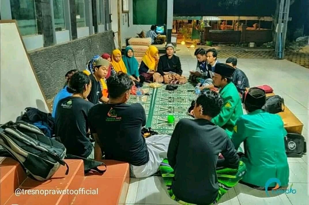 pcpmiipati's tweet photo. Kegiatan Makrab PK PMII Joyo Kesumo 2020 yang dilaksanakan di bumi Prawoto Sukolilo. Dan dilanjutkan diskusi dengan Pemuda GusDurian, Senthir dll.
#WhatsApp #PKPMIIJOKES #PMIIPATI https://t.co/qKJnlC4Clw