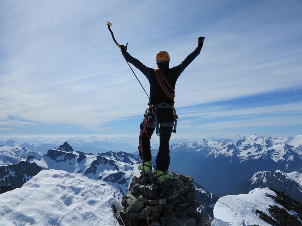 In Cina hanno spento la prima ondata dell'epidemia (altre arriveranno) con una serie di misure che al confronto la nostra Zona Rossa è un giardino dell'Eden. Non aspettiamoci di ottenere gli stessi risultati. facebook.com/PLopalcoPublic…