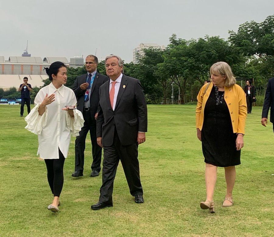 United Nations in Thailand สหประชาชาติในประเทศไทย (@unthailand) on Twitter photo Happy to read about <a href="/kotch_voraakhom/">Kotchakorn Voraakhom</a> who passionately explained about her climate project in Bangkok to <a href="/antonioguterres/">António Guterres</a> when he visited Bangkok last year.
'Meet Thailand's secret weapon in climate change battle' via <a href="/bangkokpostnews/">Bangkok Post</a> bangkokpost.com/world/1869764/… Happy to read about <a href="/kotch_voraakhom/">Kotchakorn Voraakhom</a> who passionately explained about her climate project in Bangkok to <a href="/antonioguterres/">António Guterres</a> when he visited Bangkok last year.
'Meet Thailand's secret weapon in climate change battle' via <a href="/bangkokpostnews/">Bangkok Post</a> bangkokpost.com/world/1869764/…