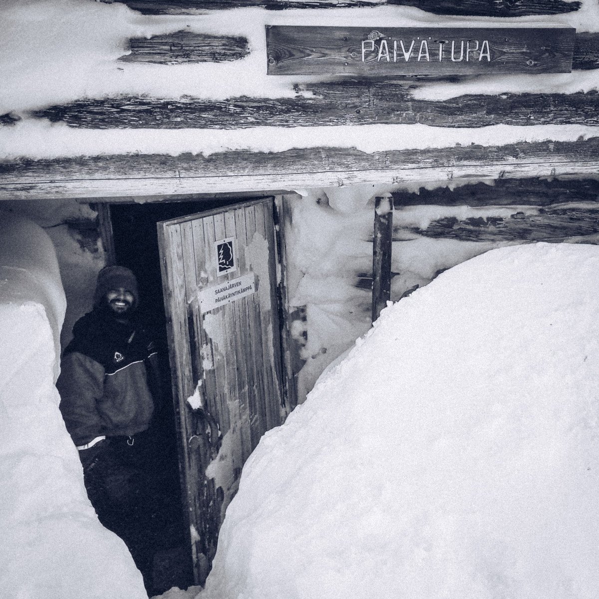 Got snow? ⛄
#adventurematters #exploremore #getoutside #laplandexpeditions #lapland #69degreesnorth #kilpisjärvi #arcticeurope #wildernessguide #fellguide #blackandwhitephotography #samsungs10plus