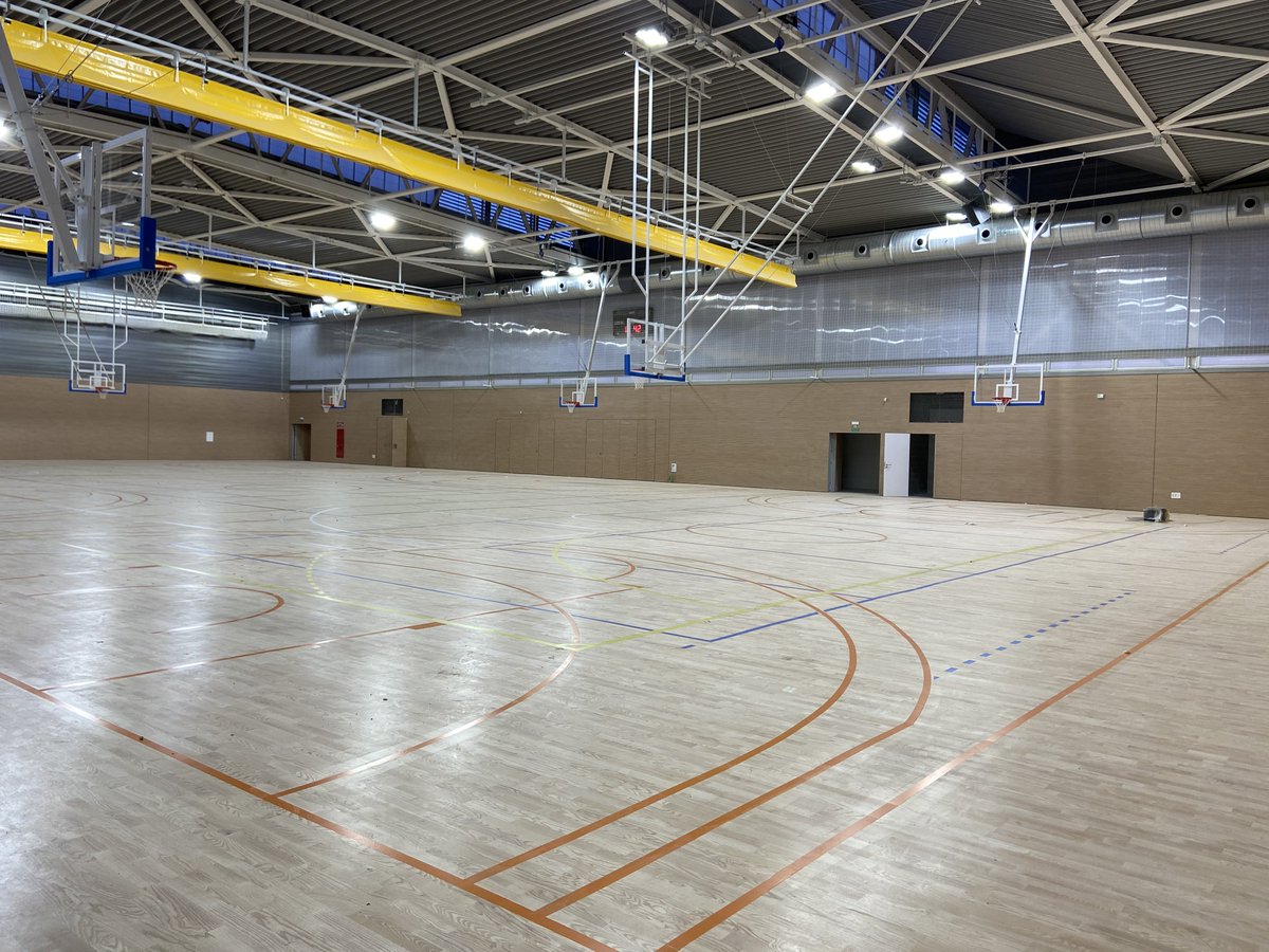 ventanasuin2's tweet image. Ventanas uin2.1 motorizadas y manuales para diferentes espacios del complejo deportivo y cultural Can Vidalet de Esplugues del Llobregat. #uin2 #lamasgiratorias #ventilaciónnatural #arquitectura #polideportivo #obranueva