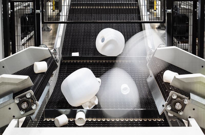 Ragasco_AS's tweet photo. #Recycling #Minimumwaste #Materialefficiency- Most waste from our liner production is recycled in-house. The recycling belt is integrated in a closed circuit & waste is separated then shredded. The shredded material is used to produce new liners #compositelpgcylinders #Automation https://t.co/e88UIK4MiH