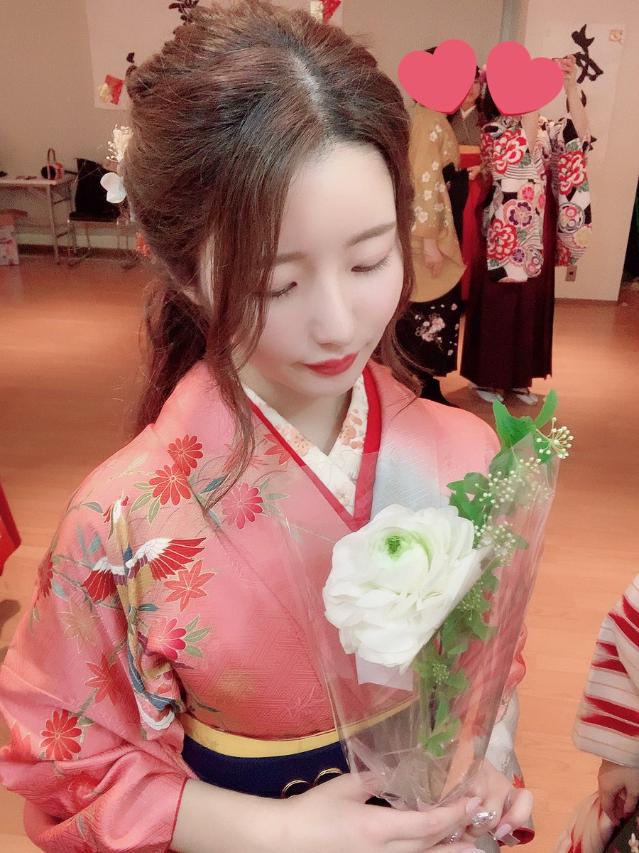 natsu___BTS_'s tweet photo. 無事卒業できました🌸 https://t.co/zANyyZzpRk