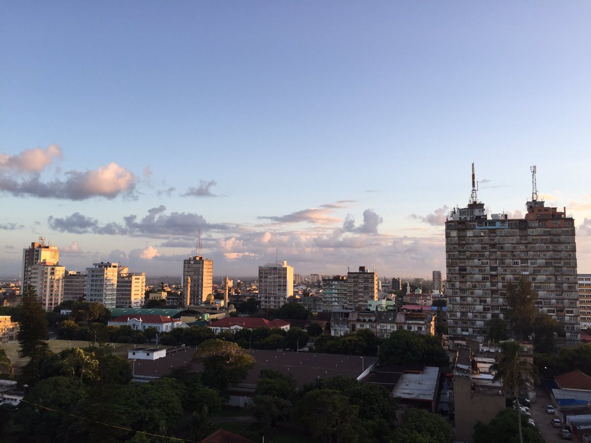 natty_C12's tweet photo. #Maputo Skyline this morning ♥️♥️♥️

Stunning 👌🏾👌🏾👌🏾 https://t.co/KYvY9glhCq