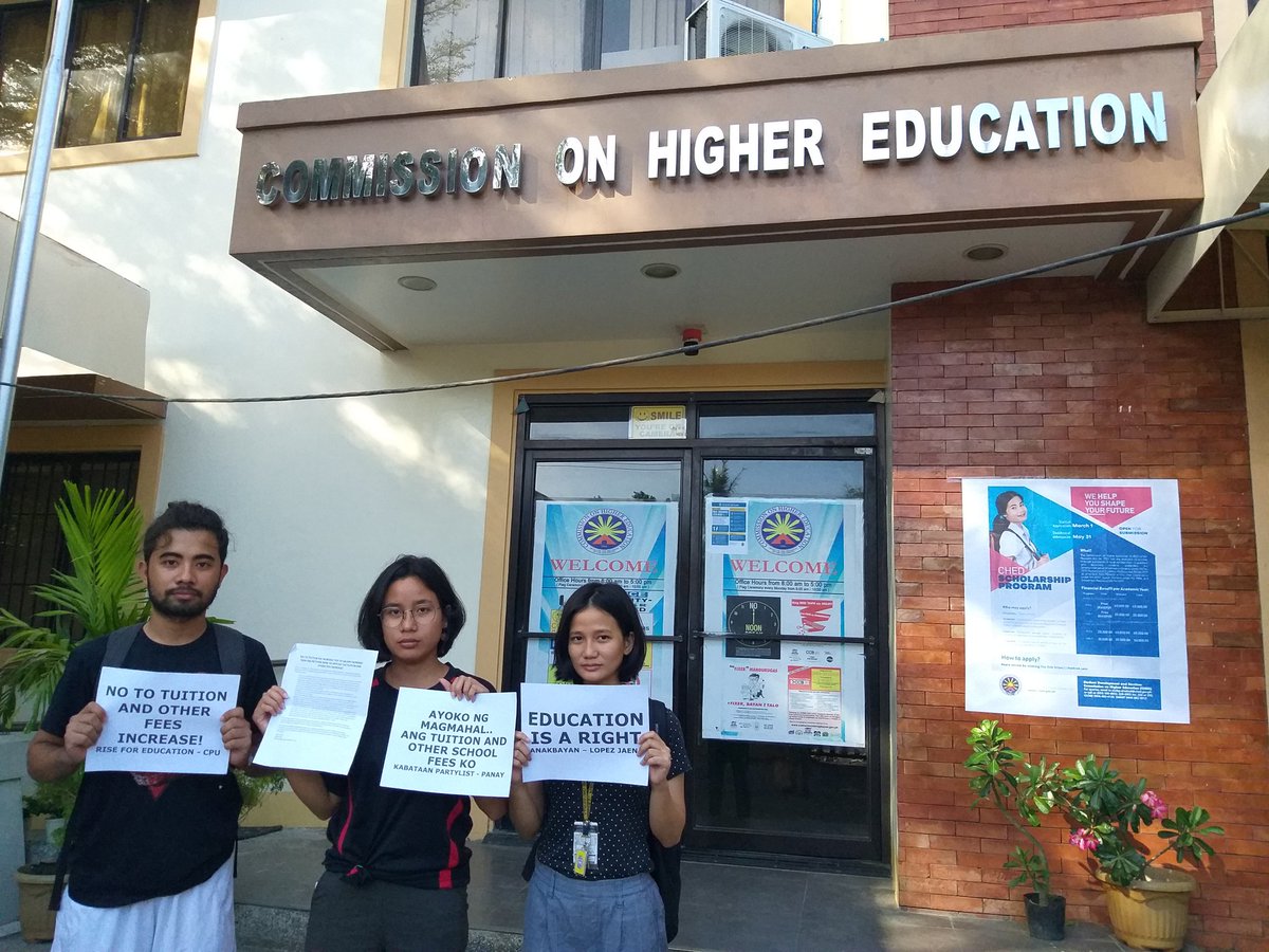 r4epanay's tweet photo. 𝙇𝙊𝙊𝙆: Spokespersons of R4E - Panay, R4E - CPU, and Kabataan Partylist Panay file to CHED Region 6 a petition opposing the tuition and other fees increase of the Central Philippine University.

#AyokoNgMagmahal
#JunkTOFI
#UpholdDemocraticRights https://t.co/JeRhiImesh
