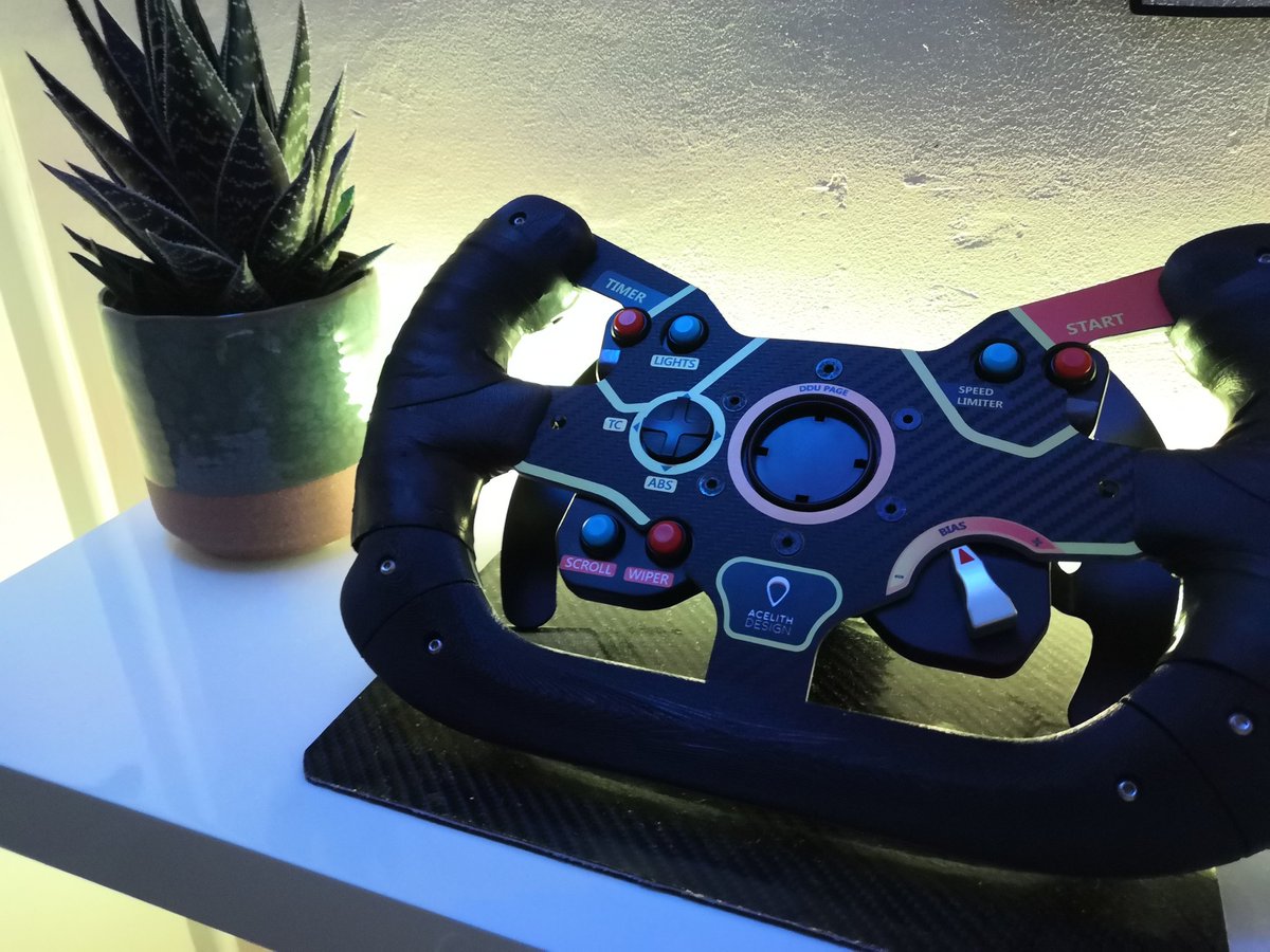 cllm75's tweet photo. #Setup2020 #SimRacing
@ProSimu @TMThrustmaster @fanatec https://t.co/VM1JR0sGHu