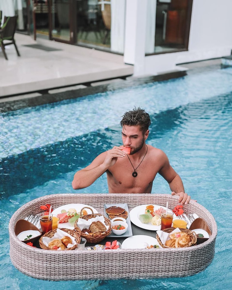 SamabeResort's tweet photo. Fancy for a morning dip while having a tray of delightful breakfast?
Order up a floating breakfast that will be served in your own private pool villa or suite.

BOOK your room now https://t.co/IptRpTeA6S

Photo Instagram by @joshua_feytons https://t.co/955Flc7yxG
