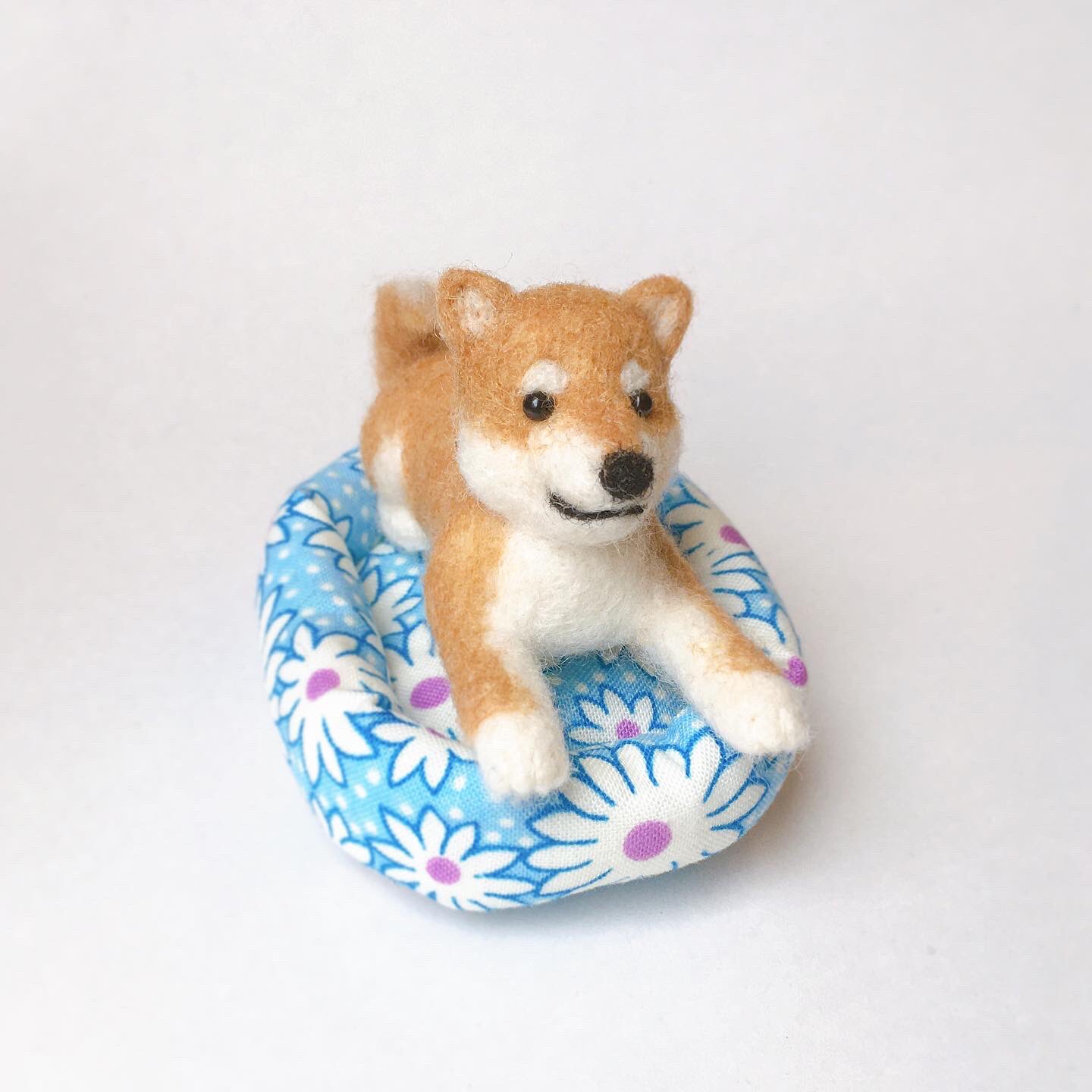 Chippoke ようこ 羊毛フェルト 羊毛フェルト犬 柴犬 ベッドサイズ 長い方 約8cm 後ろ姿にも注目 しっぽのふわふわくるりん感を出しました Chippoke羊毛フェルト 羊毛 しばいぬ しば 豆柴 犬 Dog Chippoke ようこ 羊毛フェルト 羊毛フェルト犬 柴犬 ベッドサイズ 長い方 約8cm 後ろ姿にも注目 しっぽのふわふわくるりん感を出しました Chippoke羊毛フェルト 羊毛 しばいぬ しば 豆柴 犬 Dog