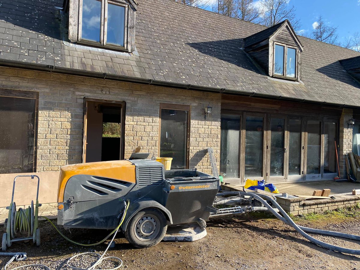 LimitedFsc's tweet photo. 6m3 of gypsol classic liquid Screed poured to this lovely property on the outskirts of Salisbury this week... https://t.co/MXILi2FfOe
