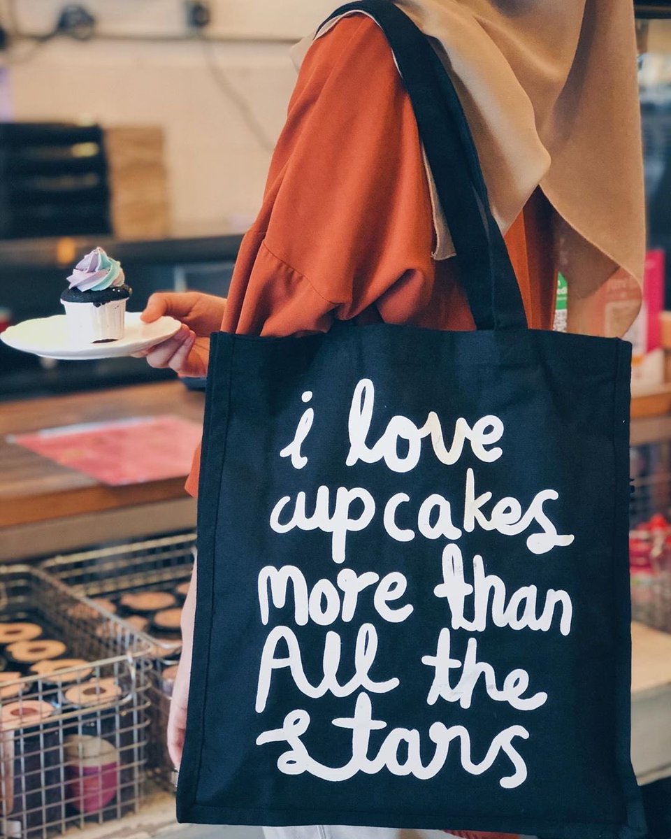wondermilkcafe's tweet photo. New tote folks! Get this cutie for RM35 at our outlets today! Or get it at RM25 with purchases of above RM50 on a single receipt.✨

#ilovewondermilktotebags #totebags #ilovewondermilk #walkinonly #artisanbag https://t.co/jYSyC4ssi4