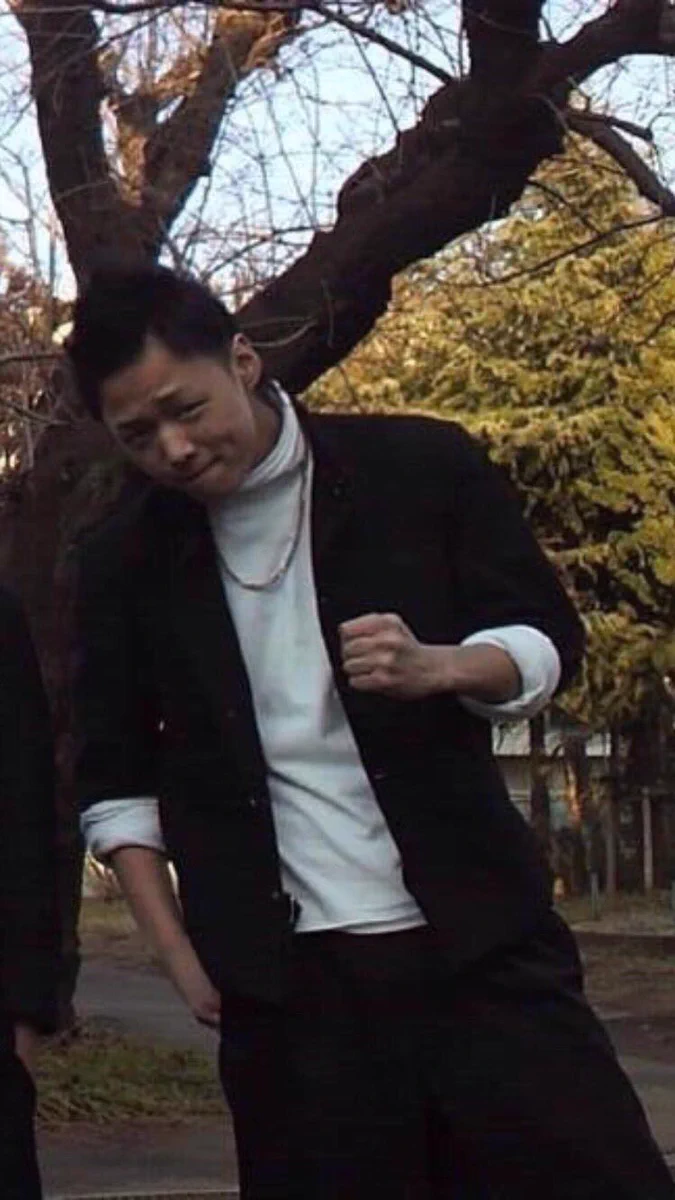 学生の頃の制服を久しぶりに着たはずが？見た目の性別が変わってるwww