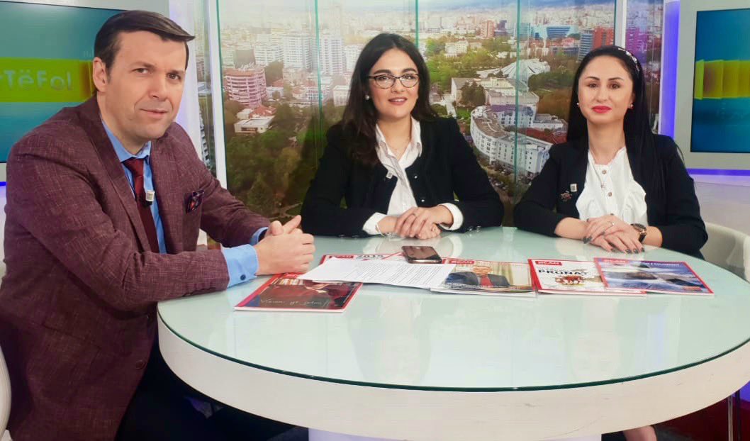 harisvongli's tweet photo. Mos e Braktisni Shqiperine
TV interview #scantv with journalist Eri Saraçi https://t.co/qZj30qjjoi