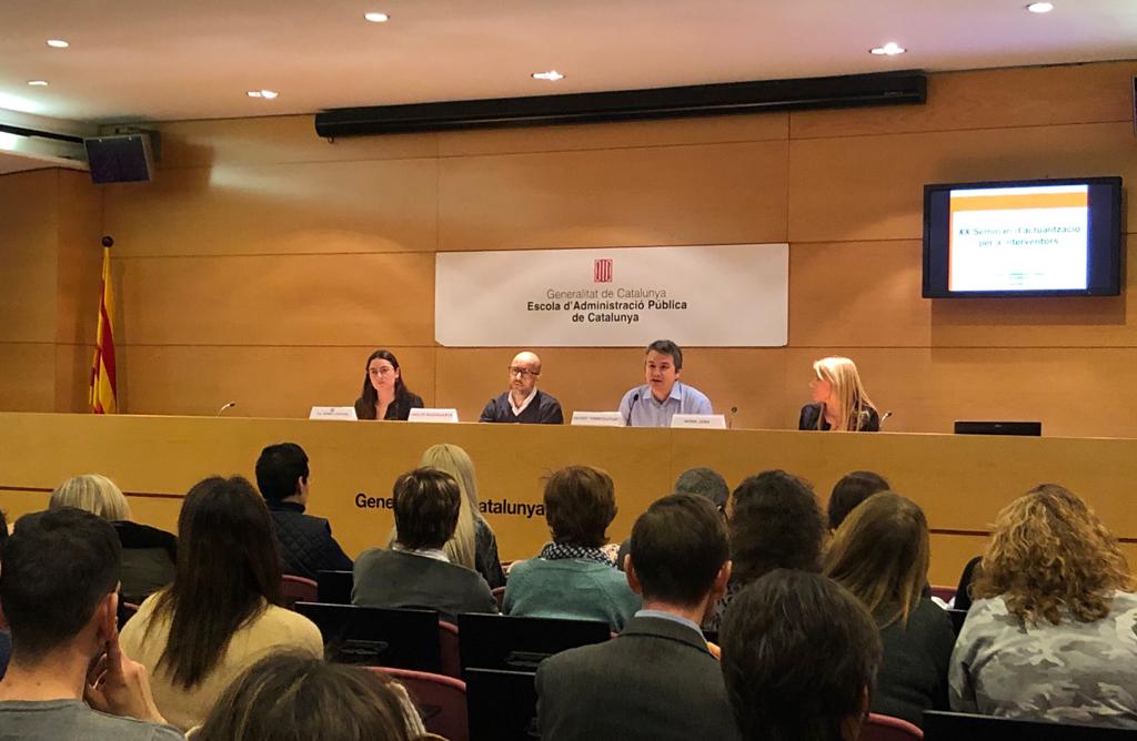 ACMunicipis's tweet photo. Avui @cbassaganya i @GemmaCateura d'ACM i @nuriajosa interventora gral de @DiputacioGirona exposen al XX Seminari d'actualització per a interventors a @eapccat l'aplicació pràctica de l'Acord marc de serveis d'auditoria q la #CentraldeCompres ofereix a òrgans d'intervenció locals https://t.co/DpNul9Bnb2