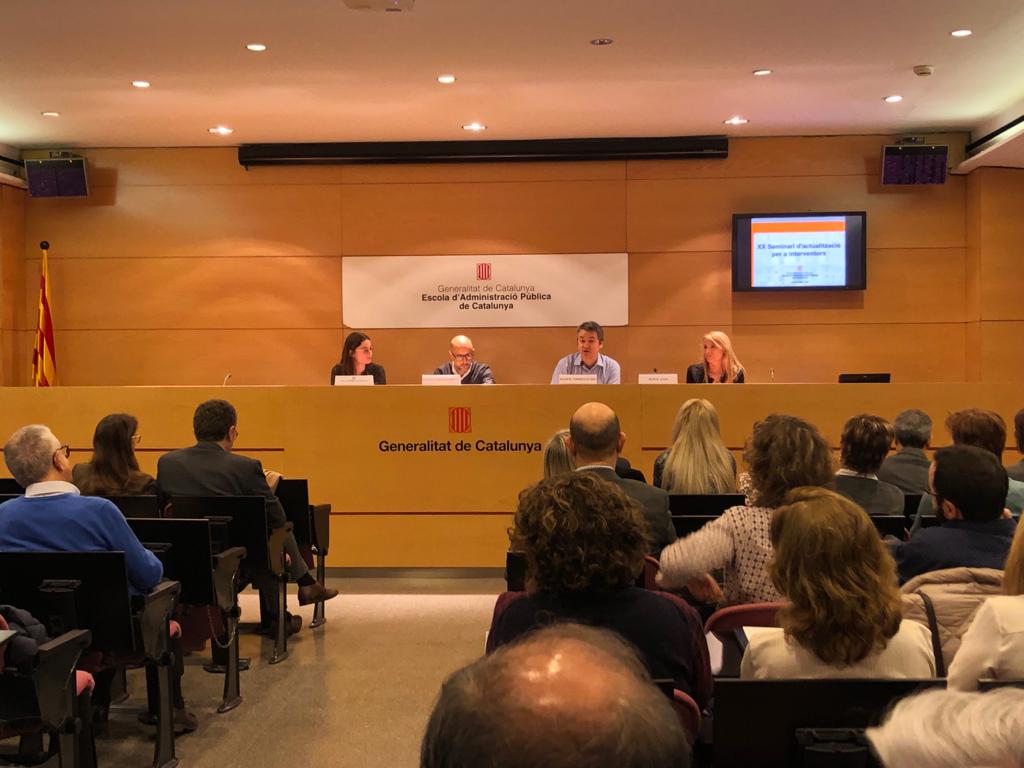ACMunicipis's tweet photo. Avui @cbassaganya i @GemmaCateura d'ACM i @nuriajosa interventora gral de @DiputacioGirona exposen al XX Seminari d'actualització per a interventors a @eapccat l'aplicació pràctica de l'Acord marc de serveis d'auditoria q la #CentraldeCompres ofereix a òrgans d'intervenció locals https://t.co/DpNul9Bnb2