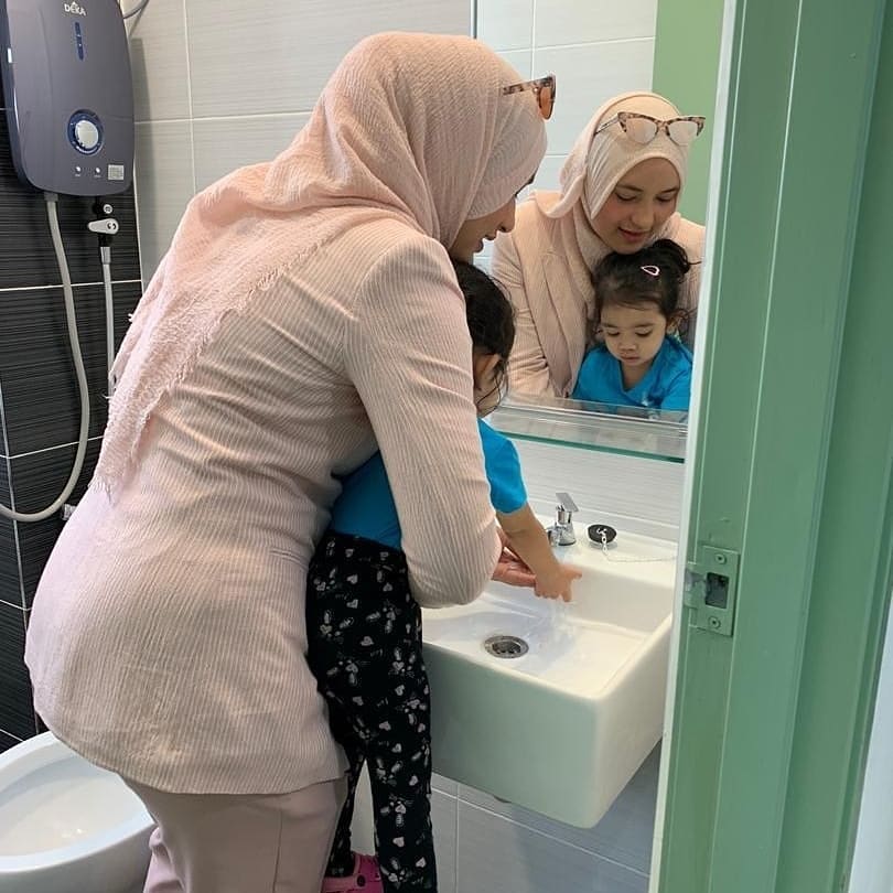MsSyaraSaifudin's tweet photo. Theme of the week : MY HOME : Tour the show unit of MSU RESIDENTIAL @MSUmalaysia π‘ Thank you @MohdShukriYajid #msukids #earlychildhoodeducator #earlychildhoodeducation https://t.co/GNFTCCNxhM