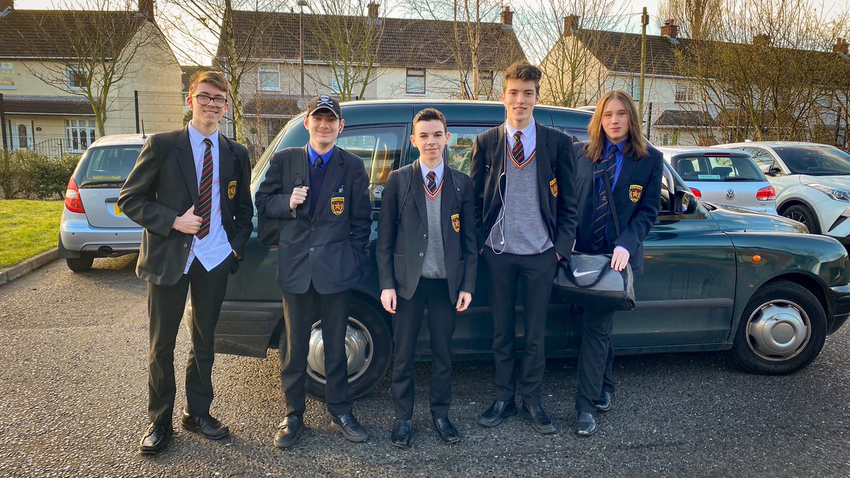 De La Salle heading to @BelongBallymena for the @DigSchoolhouse esports regionals. #DSHesports #SmashUltimate