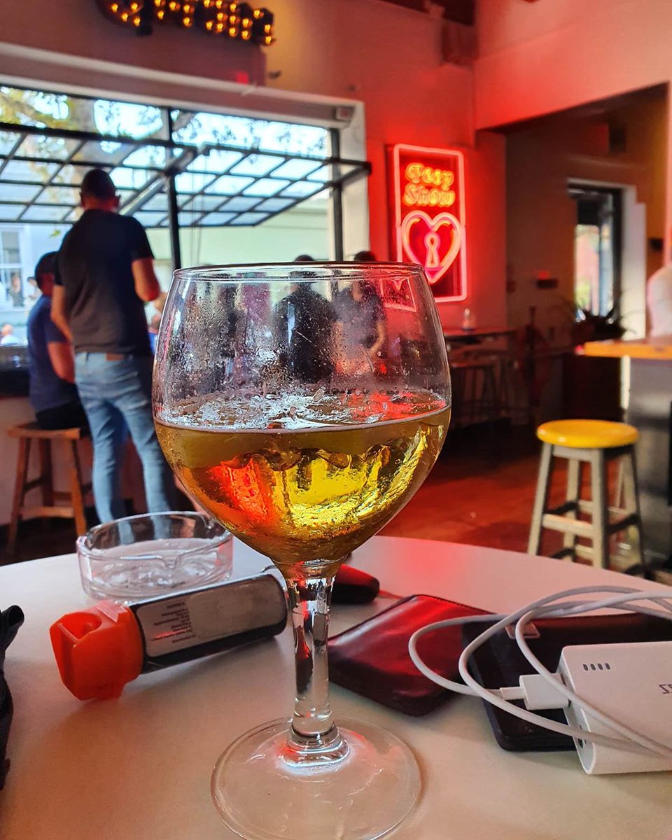 Wednesday Wisdom 😏 

We always keep a bottle of wine in the fridge for special occasions. You know like Wednesdays 💋

📸 : <a href="/dutoitvanzyl/">Du Toit van Zyl</a>

📍 : 74 Waterkant St, De Waterkant, Cape Town, 8001
☎️ : 021 421 6666
🌍 : manhattan.co.za