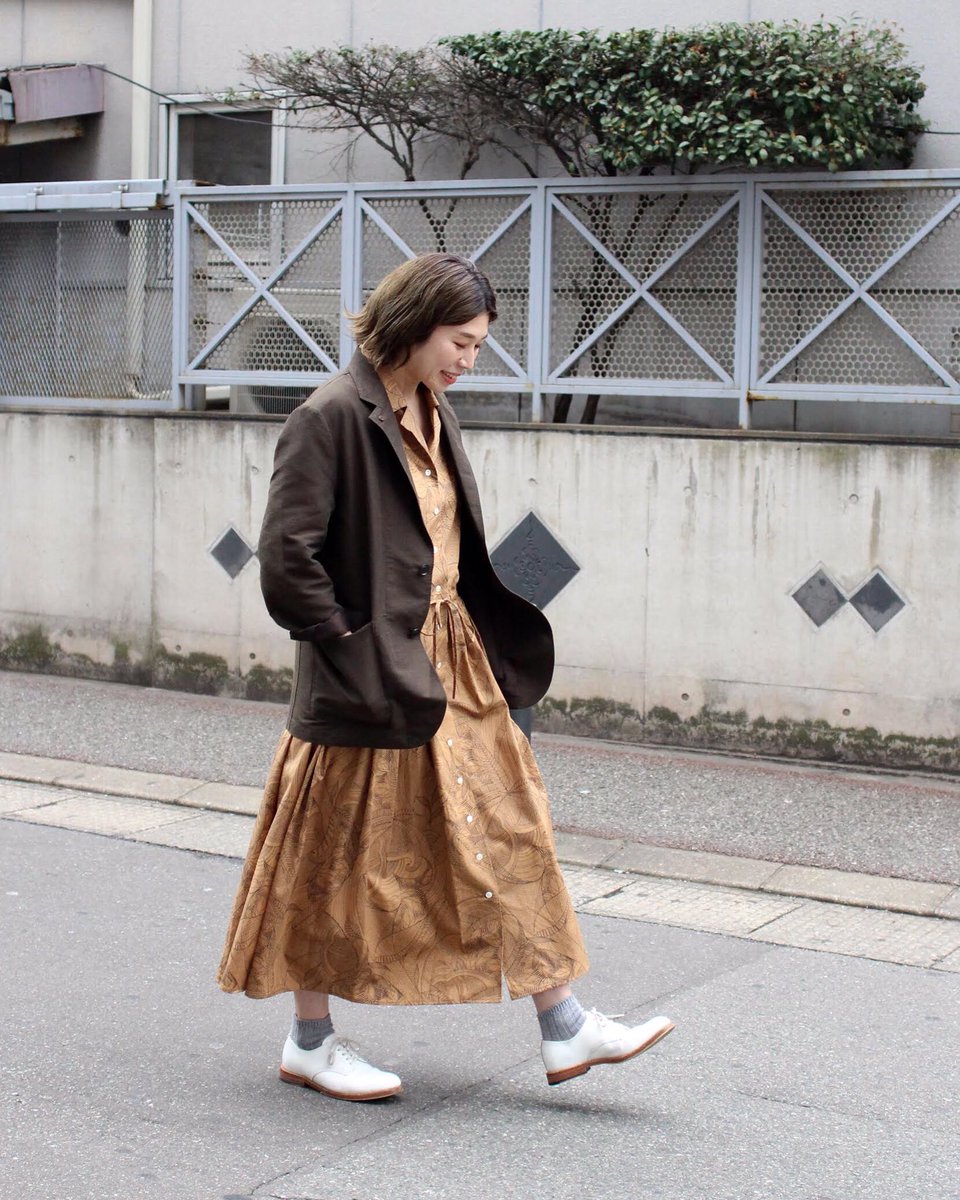 Nanamica Fukuoka Twitterissa Dahl Ia H S Dress ーobfs032 34 000 Tax Nanamica Club Jacket ーsuas055 40 000 Tax クラシックな雰囲気のボタニカル柄開襟ワンピースを Nanamicaのメンズサイズのジャケットとレザーシューズに合わせ 甘さをおさえた Nanamica Fukuoka Twitterissa Dahl Ia H S Dress ーobfs032 34 000 Tax Nanamica Club Jacket ーsuas055 40 000 Tax クラシックな雰囲気のボタニカル柄開襟ワンピースを Nanamicaのメンズサイズのジャケットとレザーシューズに合わせ 甘さをおさえた