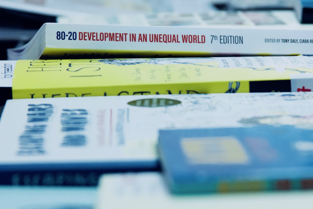 HOWDEC's tweet photo. If you're looking for #GlobalCitizenship #ThisIsLfS #Rights #Justice #Equality...as well some really good reads for #WorldBookDay2020, check our #HOWRR hashtag for dozens of suggestions from our collection

Feat. @Malala @HodderBooks @OnjaliRauf @scattyscribbler &amp; many more.. https://t.co/AC4zcnuzew