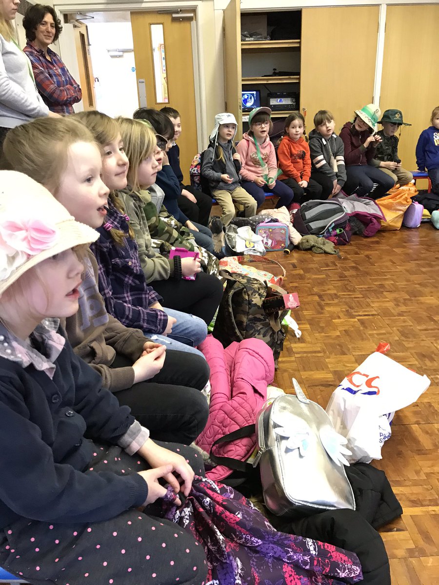MoltonPrimary's tweet photo. Aurora the Explorer has arrived in school to help Yr R, Yr1 and Yr 2 learn about Explorers! Don’t our Explorers look amazing?! https://t.co/WzKffHKArX