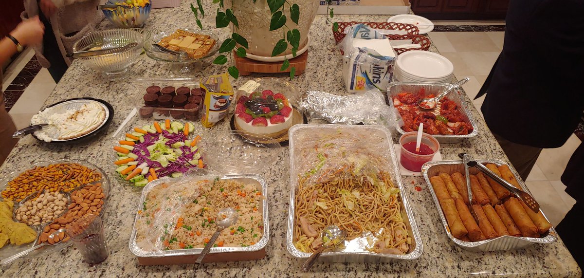 Kyle_Martin35's tweet photo. #ElectionNightFood: https://t.co/0pST2r9bOs