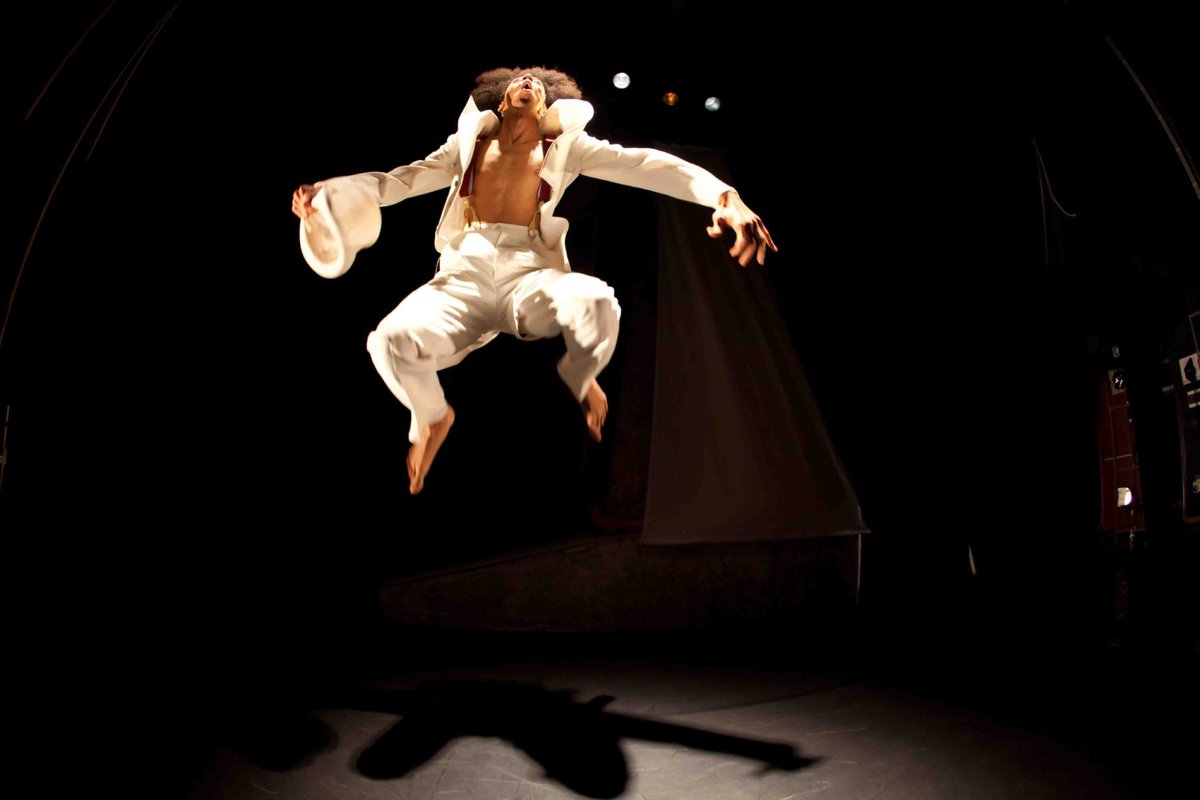 “Nel bosco addormentato” chiude #FavolosamenteVera.
🎭Il pluripremiato spettacolo di <a href="/BottegaApocrifi/">BottegadegliApocrifi</a>  torna in scena per festeggiare il suo decimo compleanno col pubblico. 
👉Domenica 8 marzo 2020 ore 18, Teatro Dalla, #Manfredonia.