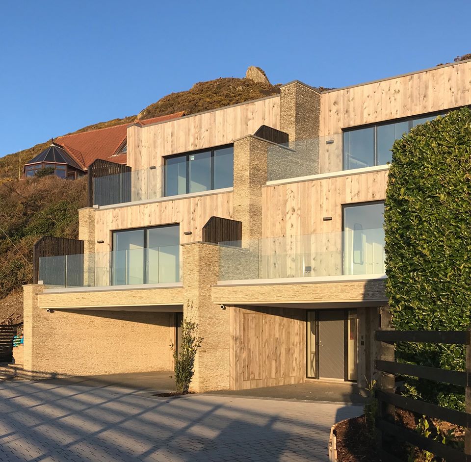 BecoWallform's tweet image. New onto the market are these two outstanding coastal properties built with Beco #Wallform #ICF, each one benefiting from amazing views of the sea over Woolacombe Beach. Well done to Jem and his team! More pictures and sales info can be found here: rightmove.co.uk/property-for-s…